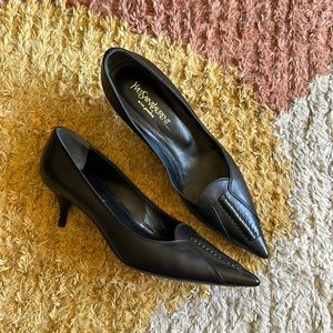 YSL Yves Saint Laurent Rive Gauche 39.5 Black Leather Kitten Heel Pumps